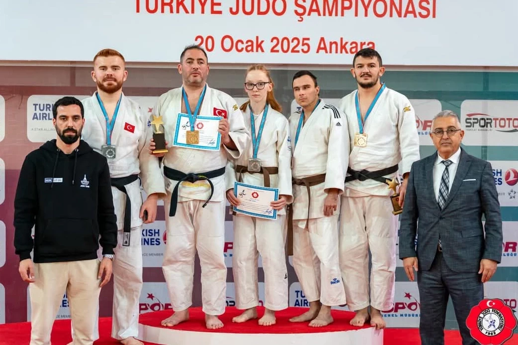 İzmirli sporcular 9 madalya ile gurur yaşattı