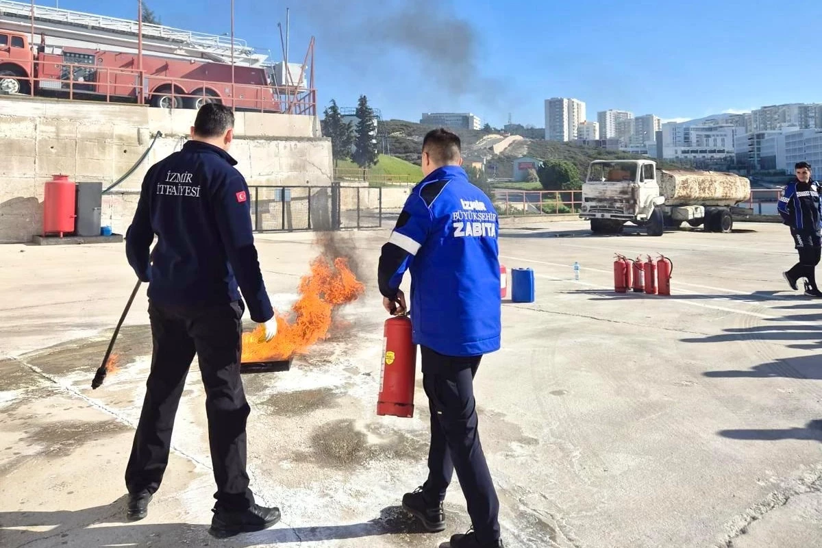 İzmir İtfaiyesi’nden zabıta personeline yangın güvenliği eğitimi