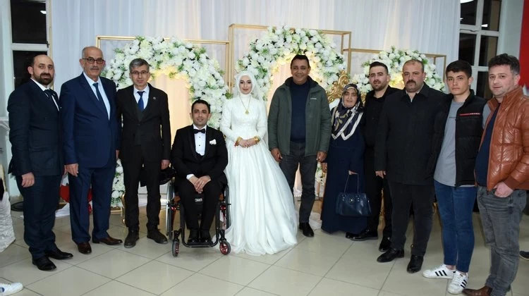 BAŞKANIMIZ, ELİF AVCI VE ÖMER ÇİÇEK KARDEŞLERİMİZİN DÜĞÜN MERASİMLERİNE KATILIM SAĞLADI