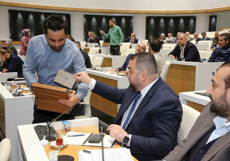 BAŞKAN KAVUŞ; “SUÇA YA DA SUÇLUYA HUKUK KARAR VERİR, SOKAKLAR DEĞİL”